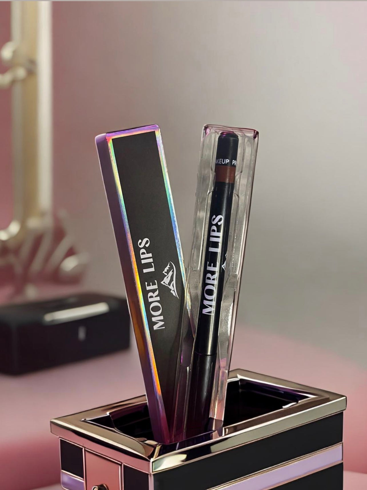 Image of a more lips black retractable lip liner, cruelty-free and vegan, for precise lip definition.