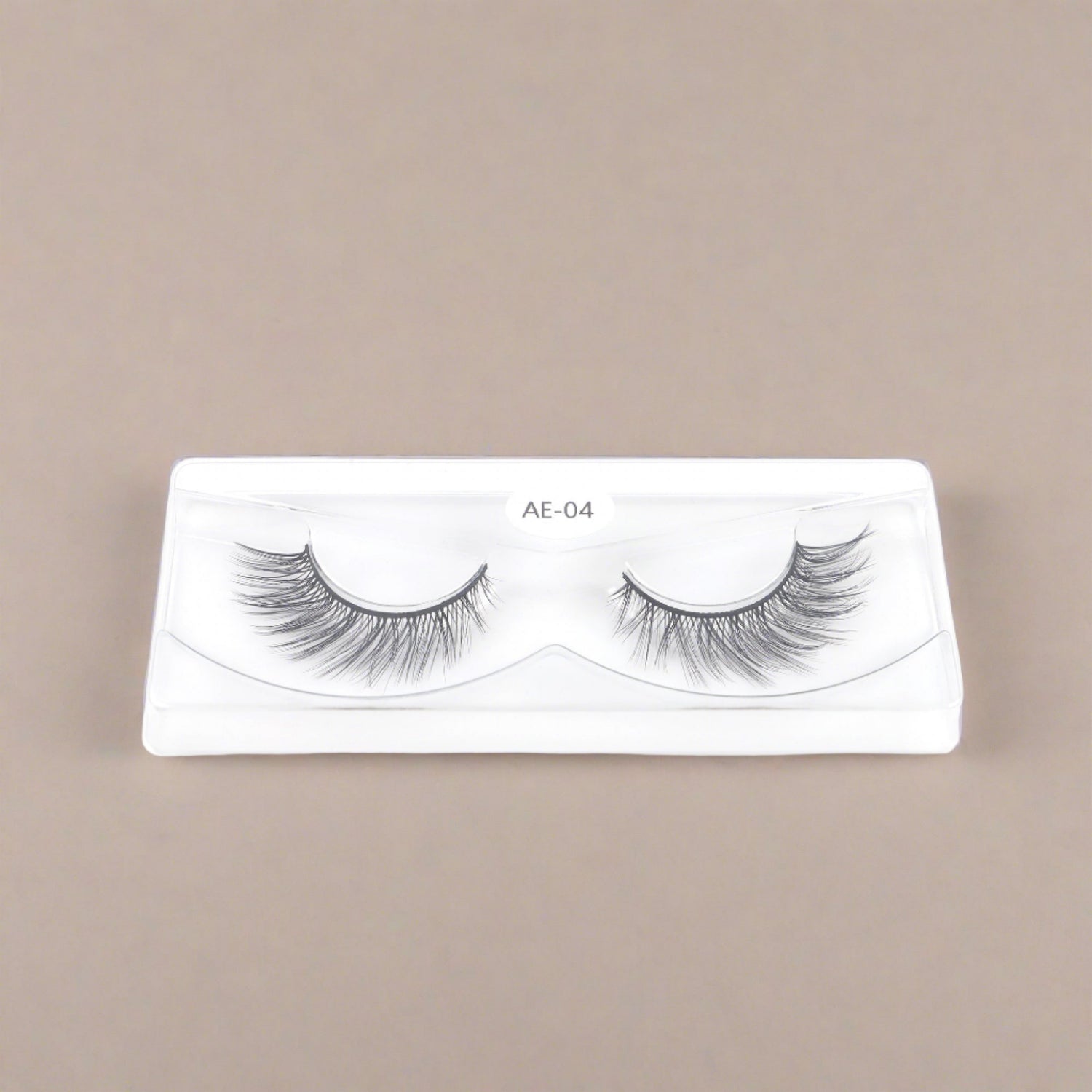 Luxurious vegan false eyelashes from More Lips